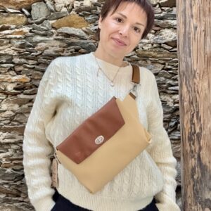 Bauchtasche aus Orangenleder hellbraun und beige